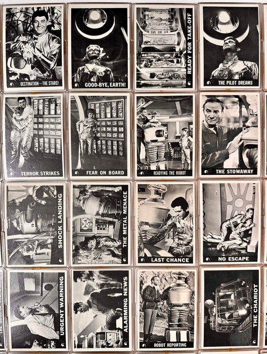 1966 Lost In Space Complete 55 Gum Trading Card Set Topps   - TvMovieCards.com