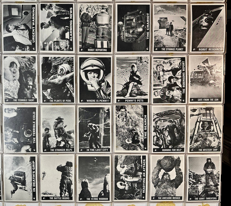 1966 Lost In Space Complete 55 Gum Trading Card Set Topps   - TvMovieCards.com