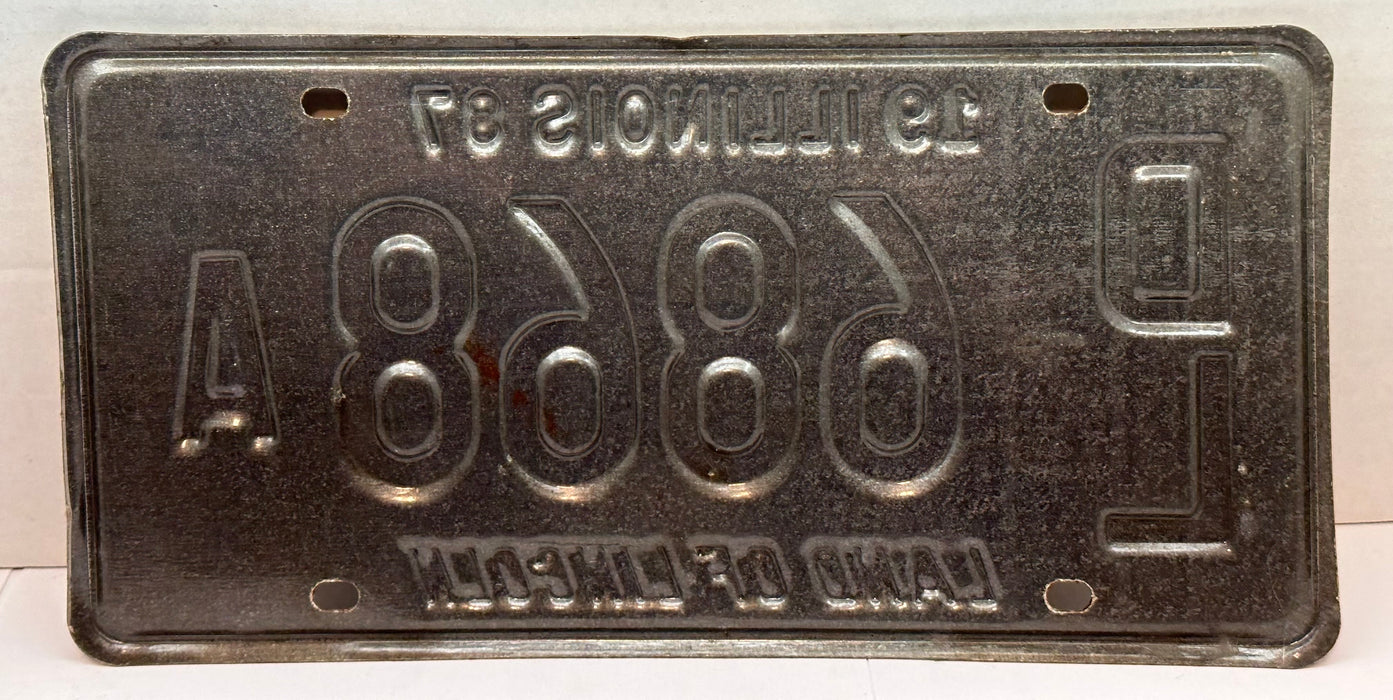 1987 Illinois Automobile Motorcycle Dealer Dealership License Plate DL 6868A   - TvMovieCards.com