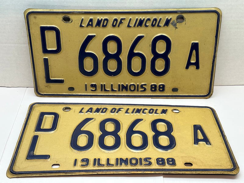 1988 Illinois Automobile Motorcycle Dealer Dealership License Plate DL 6868A   - TvMovieCards.com