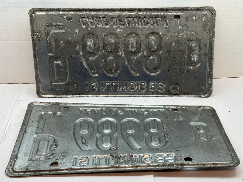 1999 Illinois Automobile Motorcycle Dealer Dealership License Plate DL 6868B   - TvMovieCards.com