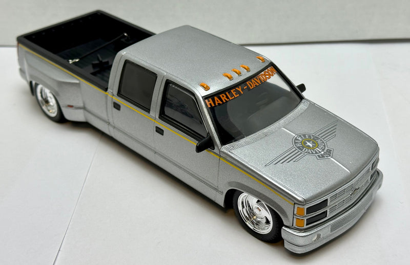 Harley Davidson "On the Road" Chevy Crew Cab Dualie Pick-up w/Fat Boy 1:25 NIB   - TvMovieCards.com