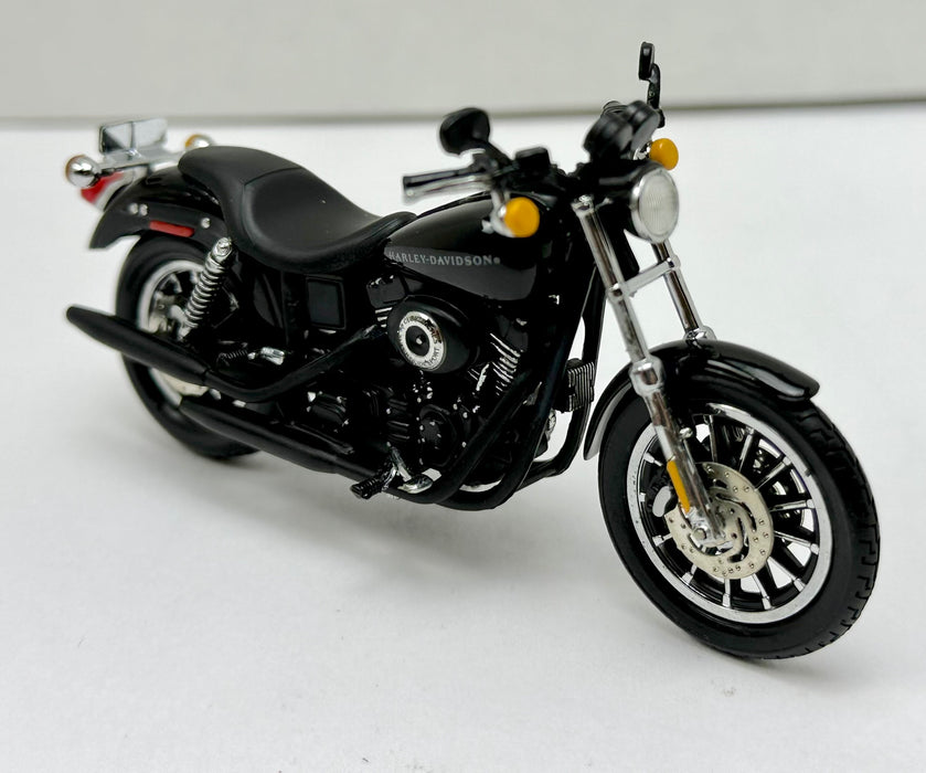 2000 Harley Davidson Diecast 1:24 Ford Crew Cab and FXDX Motorcycle 9796-1-00   - TvMovieCards.com