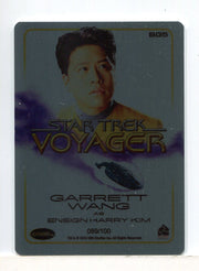 Star Trek Voyager Heroes Villains Harry Kim Gold Gallery Parallel Chase Card BG5 - TvMovieCards.com