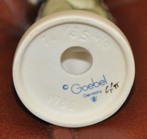 Goebel Hummel Figurine #135 4/0 "Soloist"  TMK7 Germany 3.25"   - TvMovieCards.com