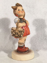 Goebel Hummel Figurine TMK6 #96 "Little Shopper" 4.75" Tall   - TvMovieCards.com