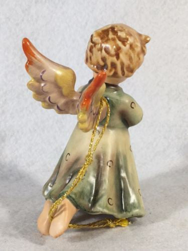 Goebel Hummel Figurine TMK6 1990 #484 "Peace on Earth"   - TvMovieCards.com