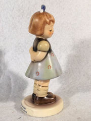 Goebel Hummel Figurine TMK7 #493 "Two Hands, One Treat"   - TvMovieCards.com