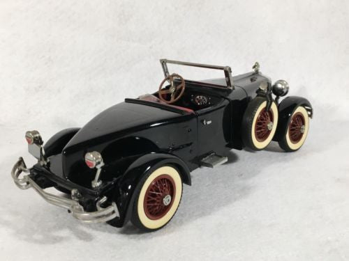 DANBURY MINT 1:24 Diecast Car 1927 Stutz Black Hawk   - TvMovieCards.com