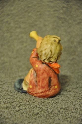Goebel Hummel Figurine 391 "Girl With Trumpet" TMK6 1968 Germany 2 3/4"   - TvMovieCards.com