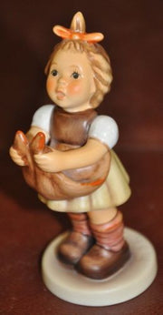 Goebel Hummel Figurine #573 2/0 "Loving Wishes"  TMK8 Germany 4.4"   - TvMovieCards.com