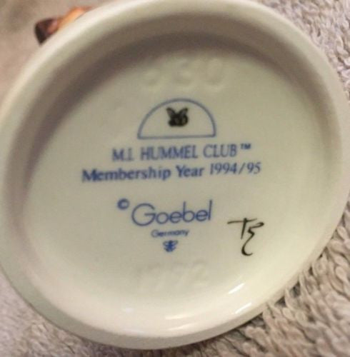 Goebel Hummel Figurine TMK7 630 "For Keeps" Hummel Club 3.5"   - TvMovieCards.com