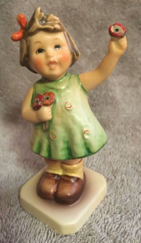 Goebel Hummel Figurine TMK7 793 "Forever Yours" Hummel Club 4.25"   - TvMovieCards.com