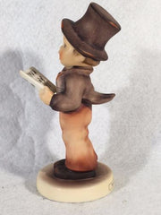 Goebel Hummel Figurine TMK5 #311 "Street Singer" 5.25"   - TvMovieCards.com
