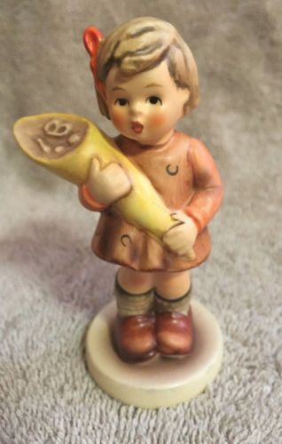 Goebel Hummel Figurine TMK7 549 3/0 "A Sweet Offering" Hummel Club 3.5"   - TvMovieCards.com