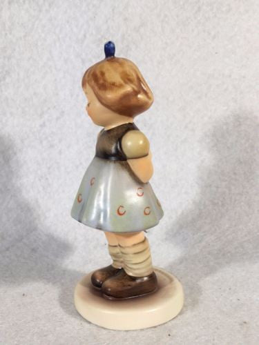 Goebel Hummel Figurine TMK7 #493 "Two Hands, One Treat"   - TvMovieCards.com