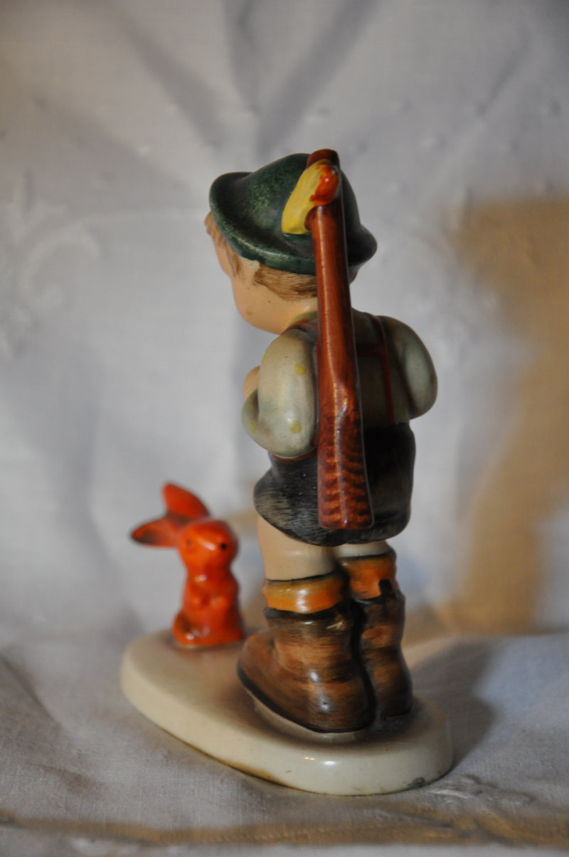 Goebel Hummel Figurine # 6/0 "Sensitive Hunter" TMK3 5"   - TvMovieCards.com