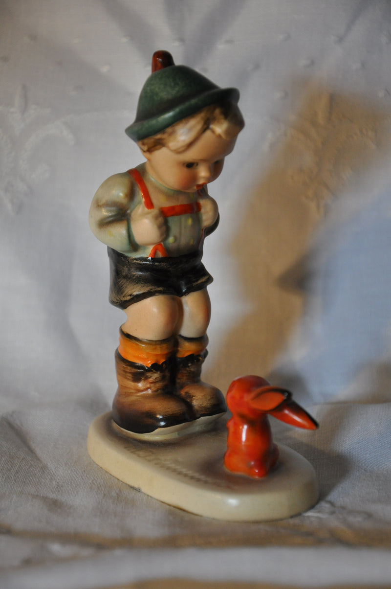 Goebel Hummel Figurine # 6/0 "Sensitive Hunter" TMK3 5"   - TvMovieCards.com