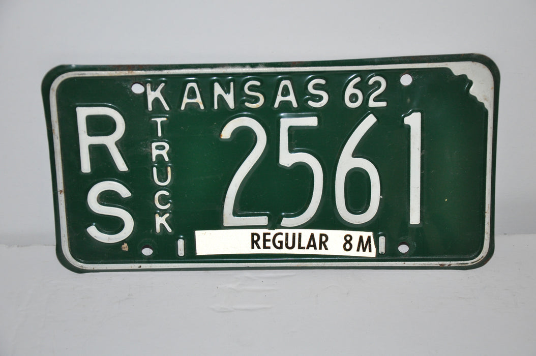 1962 Kansas License Plate # RS-2561 Russell County Truck Man Cave Chevy Ford   - TvMovieCards.com