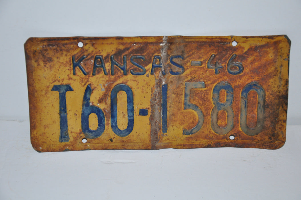 1946 Kansas License Plate # T60-1580 Russell County Truck Man Cave Chevy Ford   - TvMovieCards.com