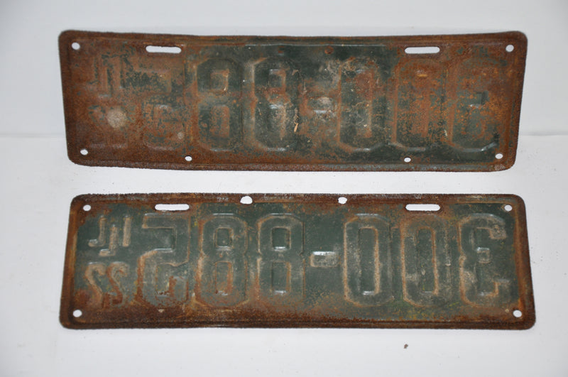 1922 Illinois License Plate Pair #300-885 Passenger Car Original Tag YOM Rat Rod   - TvMovieCards.com