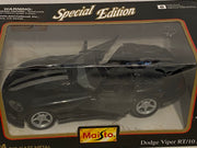 Maisto 1/24 Scale Diecast 1996 Dodge Viper RT/10 Black/Silver Stripes 31914   - TvMovieCards.com