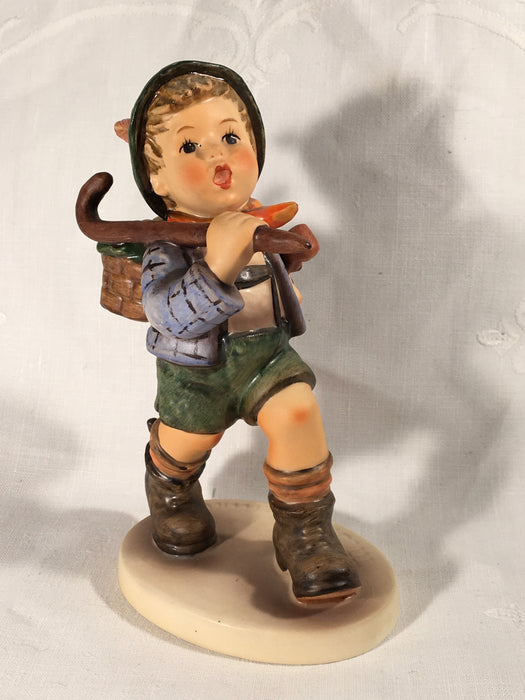 Goebel Hummel Figurine TMK5 #327 "The Run-a-way" (Runaway Boy) 5.5" Tall   - TvMovieCards.com
