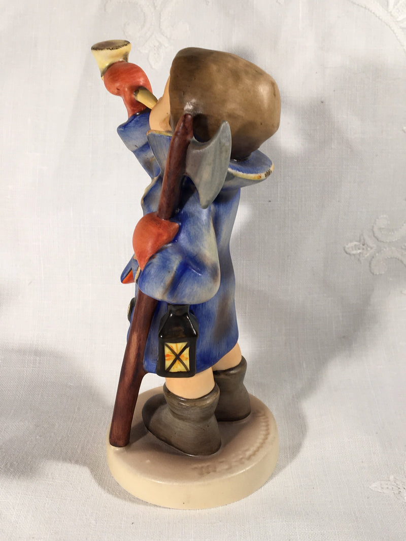 Goebel Hummel Figurine TMK5 #15/0 "Hear Ye, Hear Ye" 5.25" Tall   - TvMovieCards.com