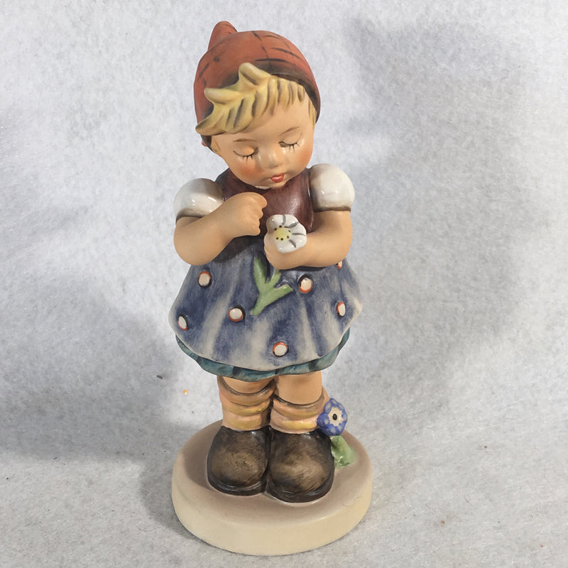 Goebel Hummel Figurine # 380 "Daisies Don't Tell" TMK6 Master Painter Signed 5"   - TvMovieCards.com