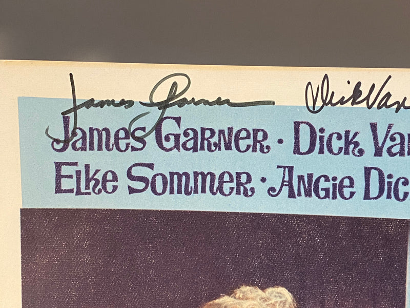 1965 The Art of Love #2 11x14 Lobby Card 3 Autographs James Garner Dick Van Dyke   - TvMovieCards.com