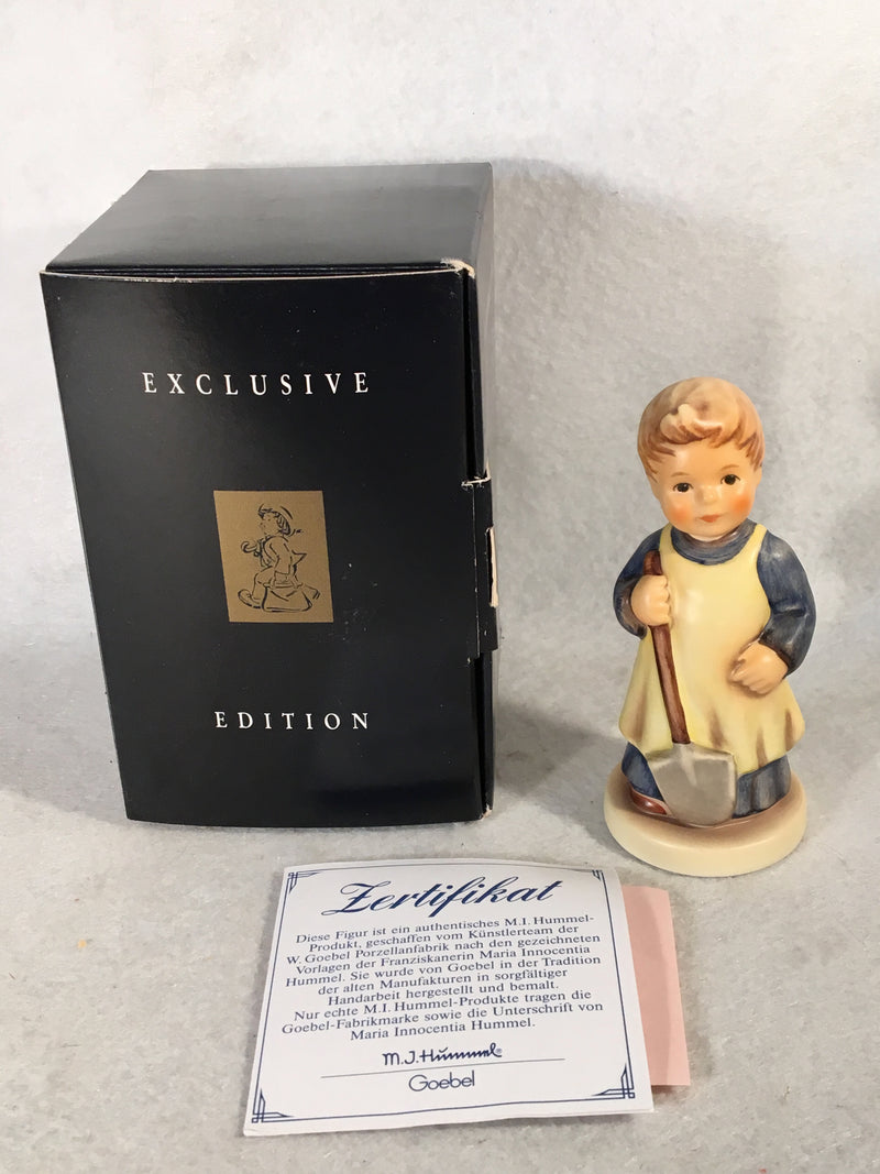 Goebel Hummel Figurine # 727 "Garden Treasures" TMK7 3 5/8"   - TvMovieCards.com