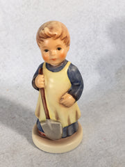 Goebel Hummel Figurine # 727 "Garden Treasures" TMK7 3 5/8"   - TvMovieCards.com