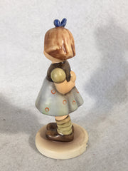 Goebel Hummel Figurine #493 "Two Hands One Treat" TMK7 4"   - TvMovieCards.com