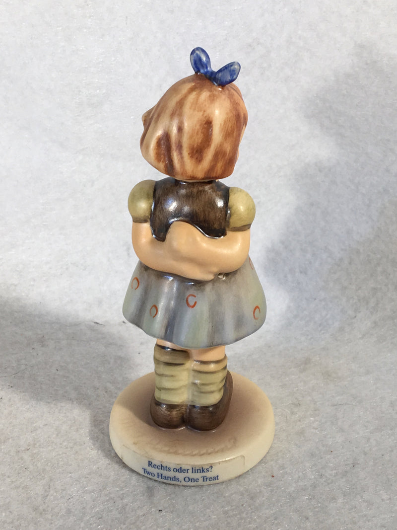 Goebel Hummel Figurine #493 "Two Hands One Treat" TMK7 4"   - TvMovieCards.com