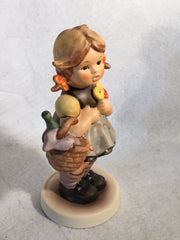 Goebel Hummel Figurine #563 "Little Visitor" TMK7 5 1/8"   - TvMovieCards.com