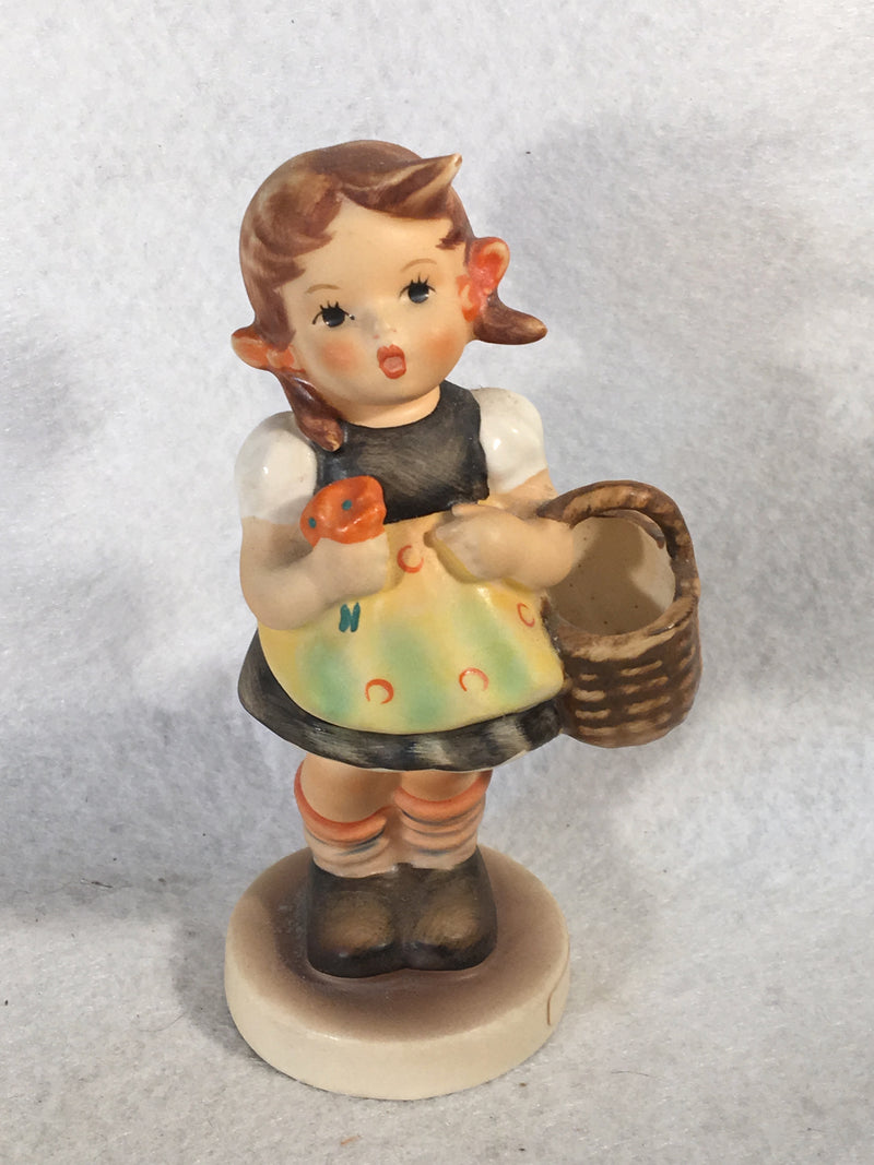 Goebel Hummel Figurine #98 2/0 "Sister" TMK6 4 3/4"   - TvMovieCards.com