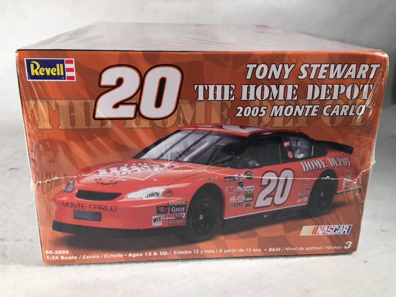 Revell Tony Stewart #20 The Home Depot 2005 Monte Carlo 85-2895   - TvMovieCards.com