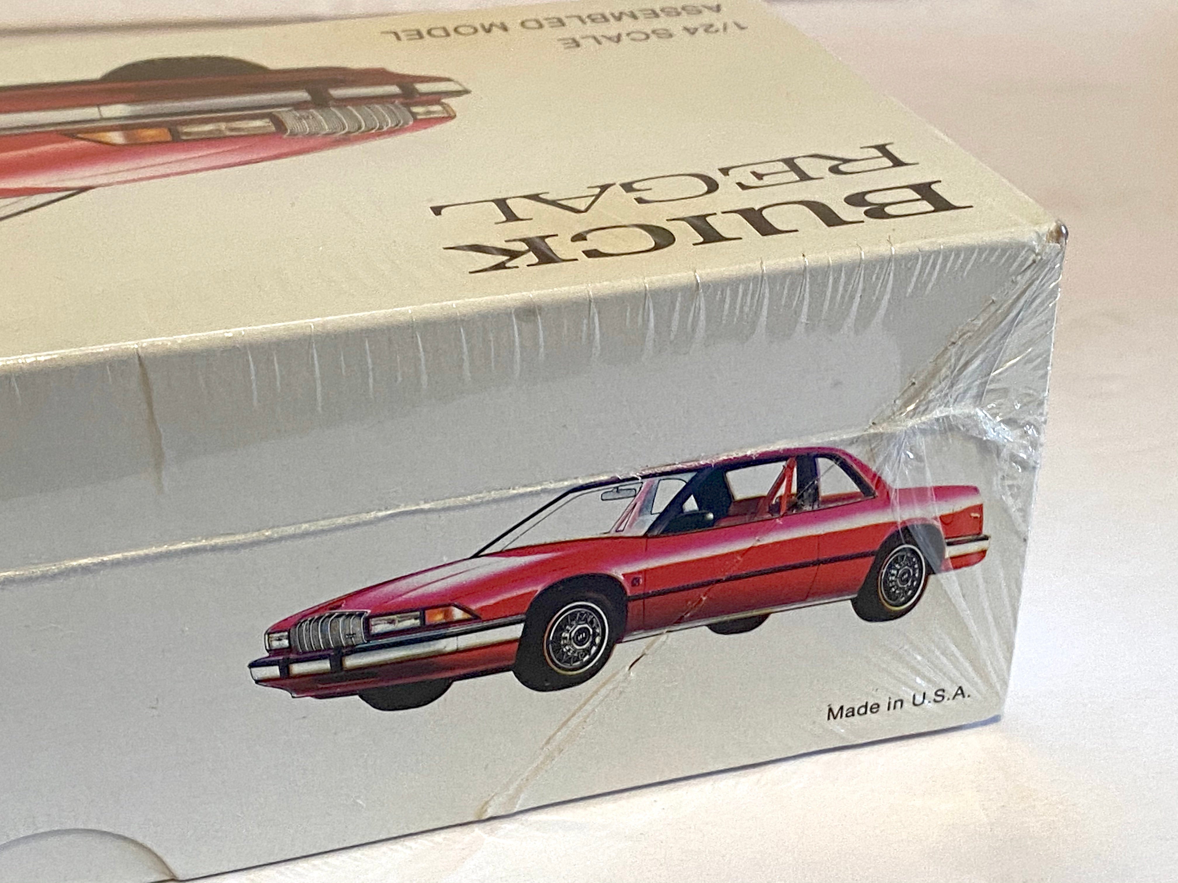1988 Buick Regal 2 Door Coupe Dealer Promo 1/24 Scale Plastic