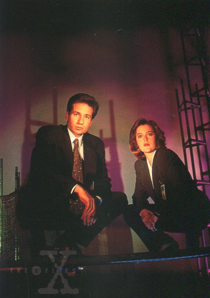 X-Files Season Two 2 Trading Base Card Set 72 Cards Topps 1996   - TvMovieCards.com
